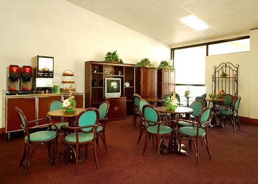 Rodeway Inn & Conference Center ออเรนจ์พาร์ค ร้านอาหาร รูปภาพ