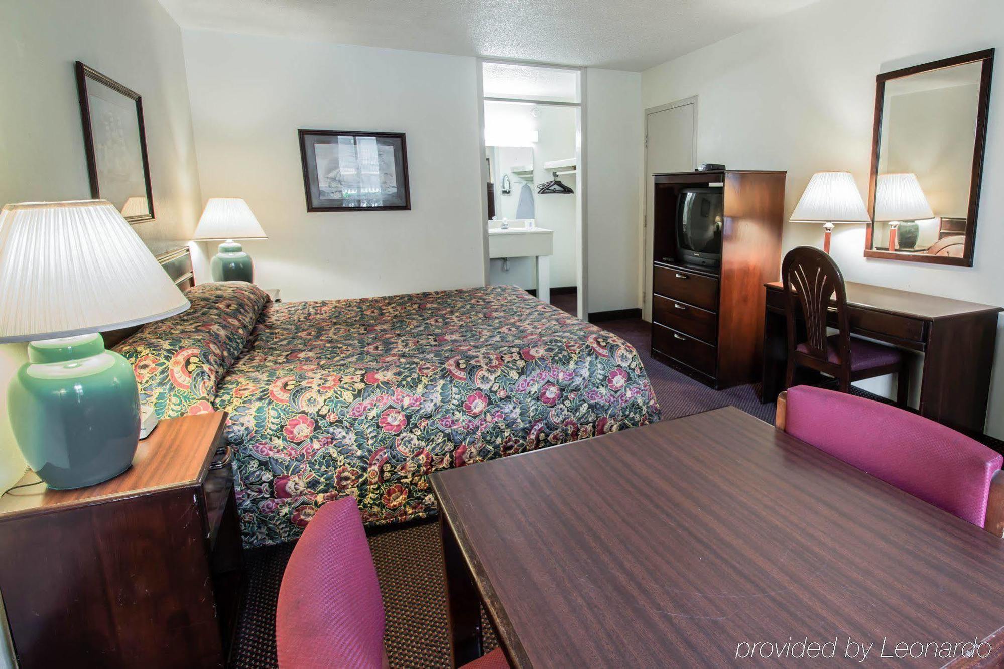Rodeway Inn & Conference Center ออเรนจ์พาร์ค ภายนอก รูปภาพ