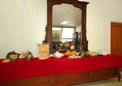 Rodeway Inn & Conference Center ออเรนจ์พาร์ค ภายนอก รูปภาพ