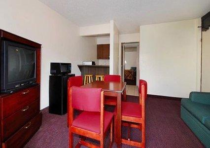 Rodeway Inn & Conference Center ออเรนจ์พาร์ค ภายนอก รูปภาพ